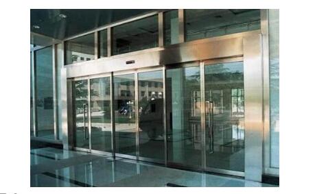 玻璃防火門(mén)廠(chǎng)家分享：玻璃防火門(mén)的三點(diǎn)特色